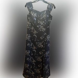 Aidan Mattox sleeveless long navy silver metallic cocktail dress.
